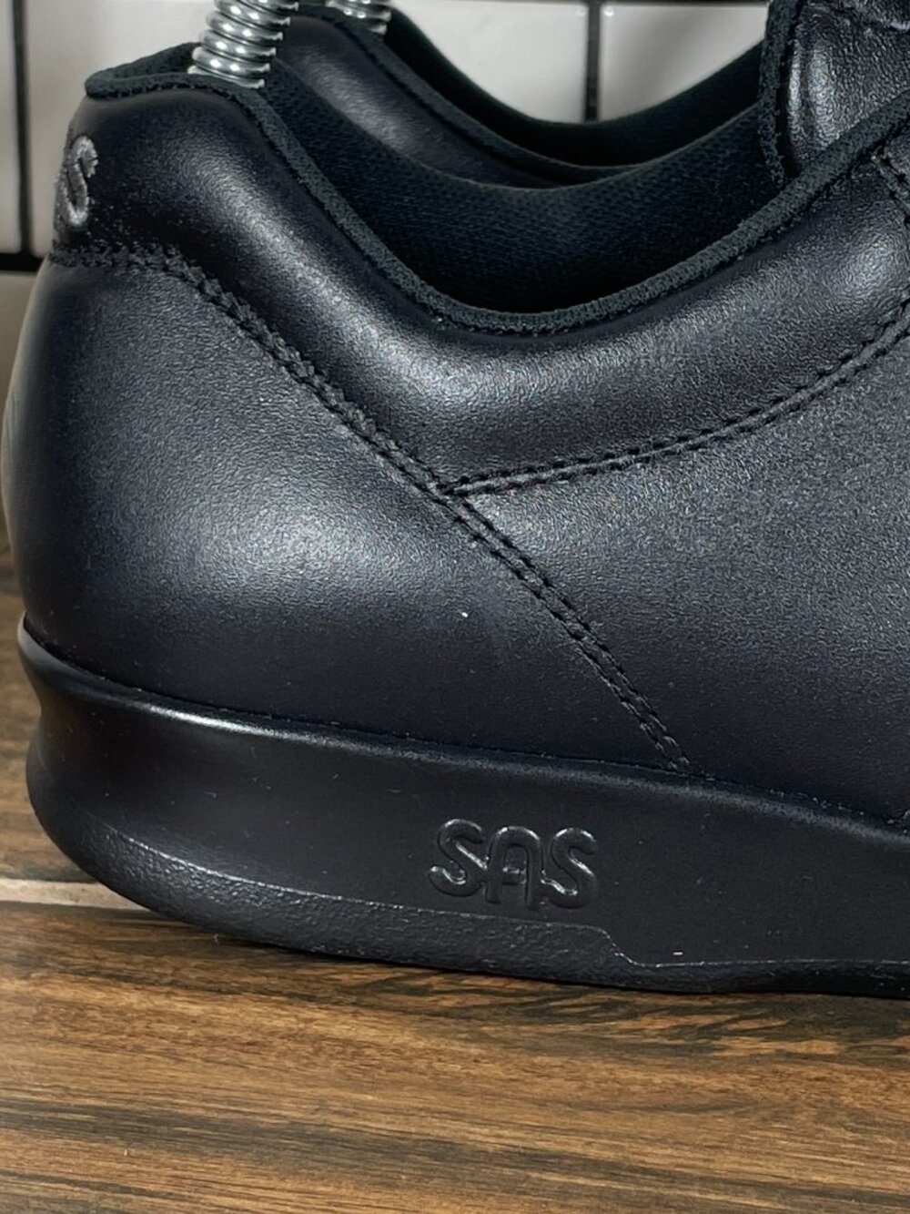 SAS Me Too Shoes Womens Size 7.5 Wide Black Leather EZ Straps Walking Sneakers - Picture 6 of 16